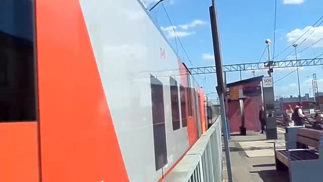 Ласточка ЭС2ГП 007 сообщением Белгород-Москва проезжает станцию Москва Товарная. смотреть онлайн