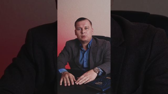 С кого можно взыскать деньги если твой автомобиль повредили на парковке? #shorts #юрист #закон смотреть онлайн