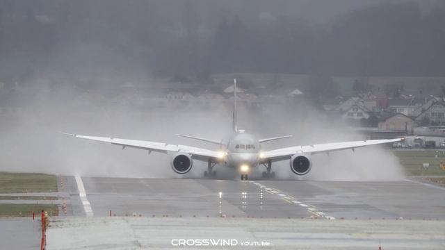 Dreamliner B789 Reverse Thrust WaterSpray Landing on Runway 28 Zurich Airport 14.03.2023 смотреть онлайн