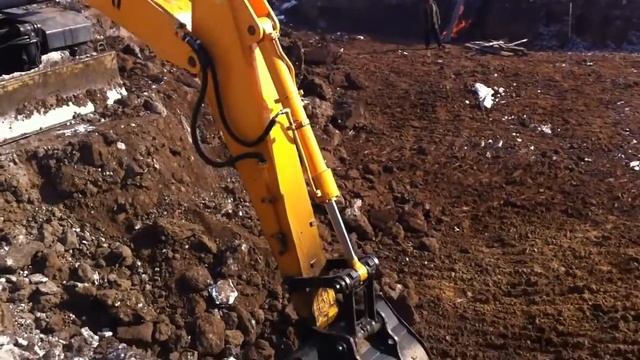 Работа на колесном экскаваторе Hyundai R170W-7 смотреть онлайн
