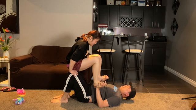 Boso Si Mister Kong Mahilig! (Acro YOGA DOG Challenge) | Doylene Family смотреть онлайн