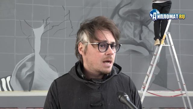 В Петербурге появилось граффити с изображением Сергея Довлатова смотреть онлайн