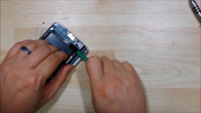 Samsung Galaxy Note 3 Disassembly - Screen/Charge port/Power/Ear piece Replacement смотреть онлайн
