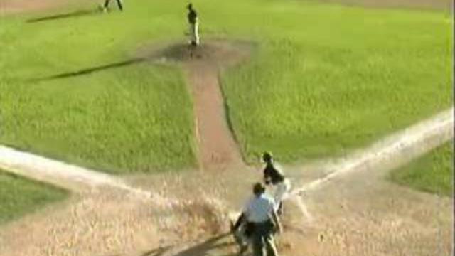 Самолет упал рядом с бейсбольным полем смотреть онлайн