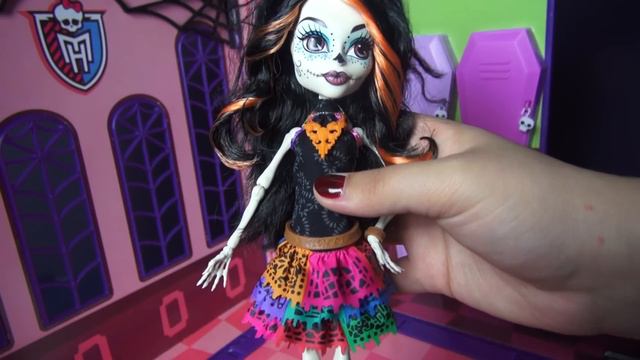 Skelita Calaveras from the Monster High Travel Scaris series смотреть онлайн
