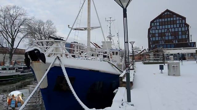 Это правда у нас? Рады как дети. Первый снег в Клайпеде за два года. Литва. Klaipėda. Lietuva. смотреть онлайн