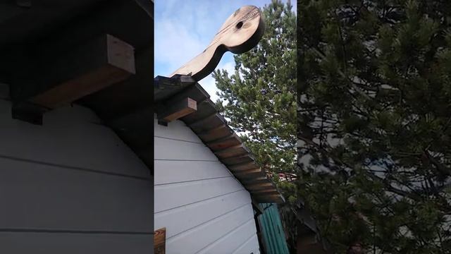 Красивый дачный туалет из обоженной доски смотреть онлайн