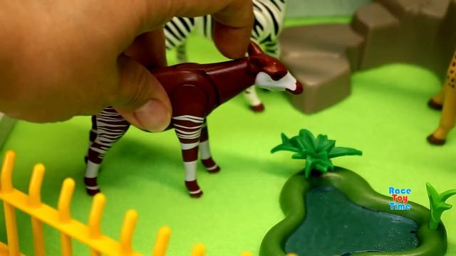 School Bus Trip to the Playmobil Zoo - Fun Animals Toys For Kids смотреть онлайн