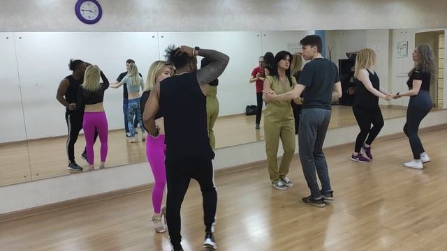 Урок бачаты от Эдельмиро 07.07.2019 смотреть онлайн