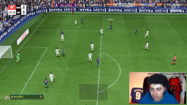 CI SERVE UN NUOVO ESTERNO! | FC 24 Carriera Allenatore VALENCIA #3 смотреть онлайн