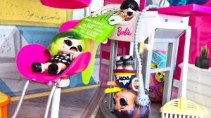 КАК МАМА С ДОЧКОЙ В САЛОН КРАСОТЫ СХОДИЛИ?? Куклы ЛОЛ LOL сюрприз мультики Даринелка