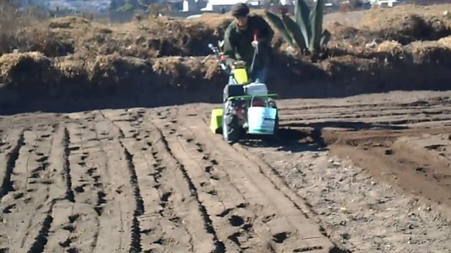 Motocultor G85, Barbecho смотреть онлайн