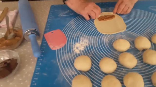 вкусные булочки с сгущёнкой шоколадом🥐🥐🥐🥐🥐 смотреть онлайн