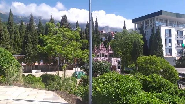 Крым. Симеиз 2021. Обзор с центральной аллеи, парк. смотреть онлайн