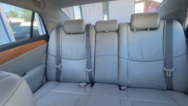 Interior of 2006 Toyota Avalon XLS смотреть онлайн