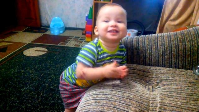 "Малыш научился показывать и говорить Один ." смотреть онлайн