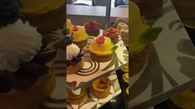 إطلالة صغيرة على حلويات فرنسية من صنعي Une petite vue de pâtisserie français de mon travail. ??❤️ смотреть онлайн
