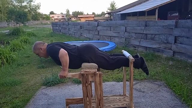 самодельный тренажёр из дерева для спины. смотреть онлайн