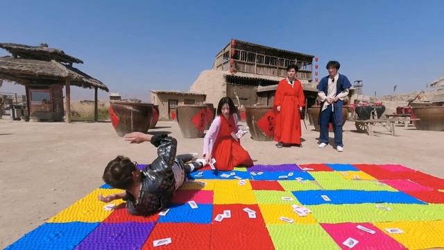 【谁才是一哥EP11】七男一女大玩cosplay，金钱大盗究竟是谁？ смотреть онлайн