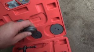 Набор для утапливания поршней в тормозных суппортах