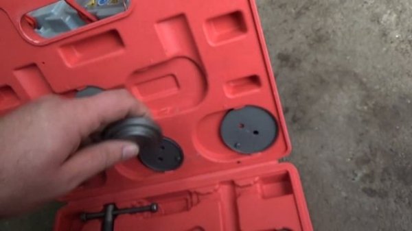 Набор для утапливания поршней в тормозных суппортах