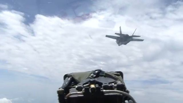 STOVL F-35 Air-Refueling смотреть онлайн