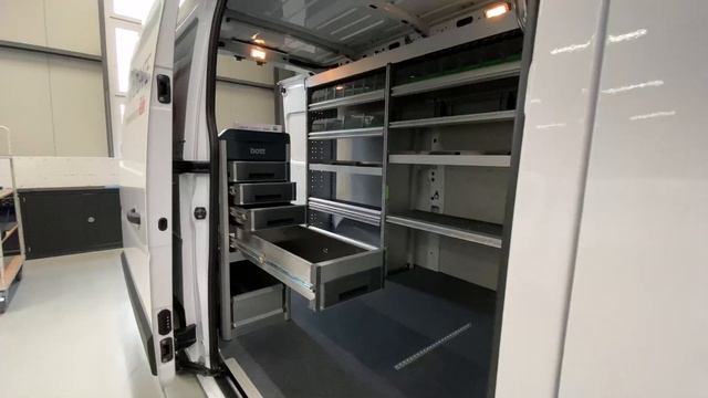 Nissan NV400 bott vario3 Ausbau - 4.2.2021 смотреть онлайн