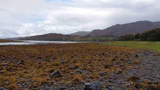 Eilean Donan Castle Scotland 360 video from Loch side 4K смотреть онлайн