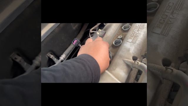Spark plug change on 2010 Chevy Malibu смотреть онлайн