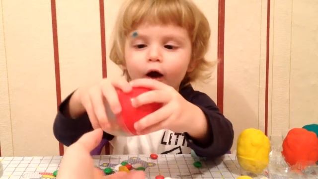 Пластилин,открываем яйца с сюрпризом))) смотреть онлайн