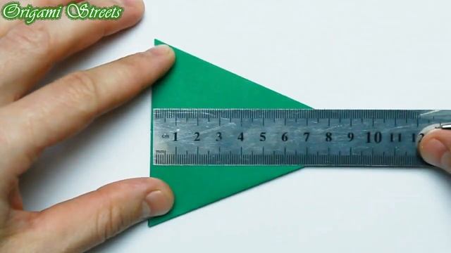 Как сделать новогоднюю ёлочку из бумаги. Оригами ёлочка смотреть онлайн