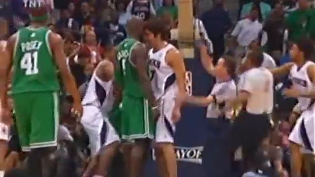 Kevin Garnett and Zaza Pachulia fight, april 28, 2008 year смотреть онлайн