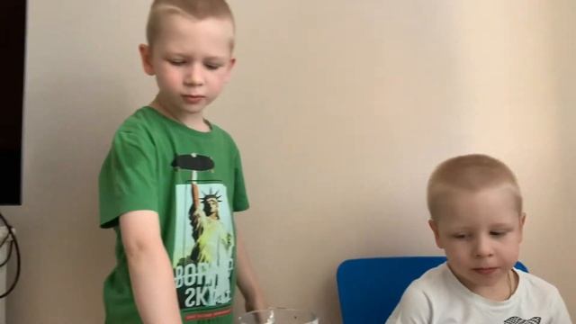 Готовим супер вкусный молочный коктейль...ням смотреть онлайн