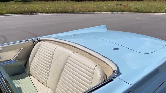 1957 Ford Thunderbird смотреть онлайн