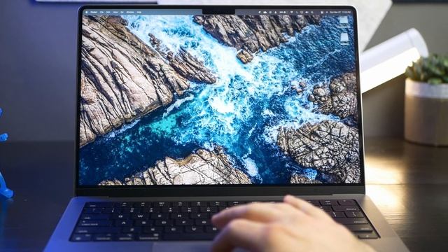 Macbook Pro 14 Initial Impressions: 2022 смотреть онлайн