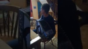 Называют меня некрасивою под гармонь