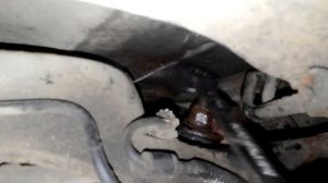 Снимаю задний амортизатор на Toyota Land Cruiser 100