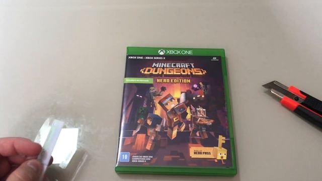 Unboxing Minecraft Dungeons Hero Edition Xbox смотреть онлайн