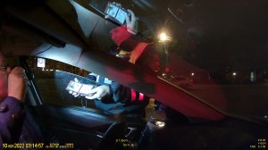 1 ОСБ Райков 77-3106 хотел без оснований пощупать пластик. Не смог. Получил на себя жалобу. Н.Арбат.