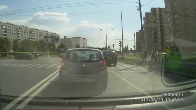 Левый поворот с Героев Панфиловцев на Фомичёвой смотреть онлайн