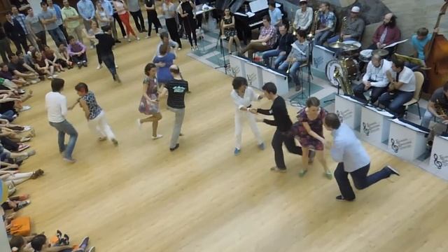 МОСТ-12 Линди хоп ДнД финал общий выход. Lindy JnJ finals all-skate смотреть онлайн