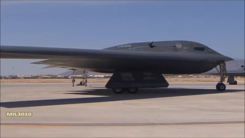 Стелс бомбардировщики B-2 "Спирит" ВВС США / Взлет.mp4 смотреть онлайн