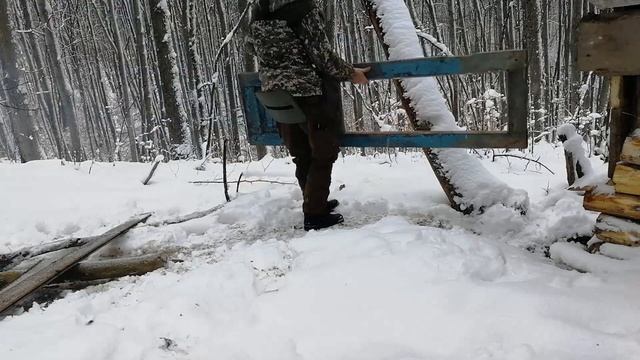 землянка в лесу, установил дверь, проблемы с кирпичом для печки смотреть онлайн