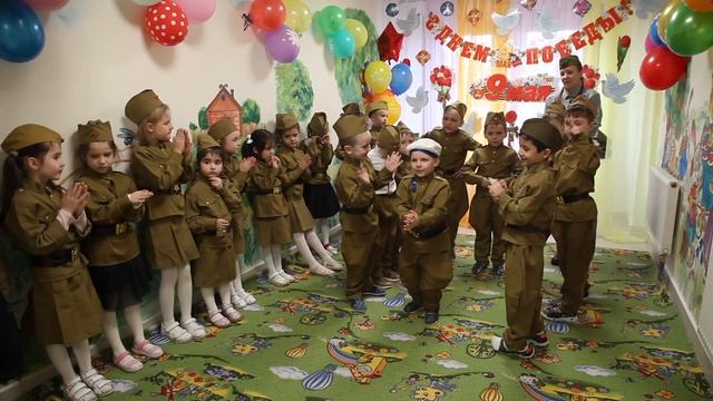 День Победы. Солнечный зайчик, старшая группа смотреть онлайн