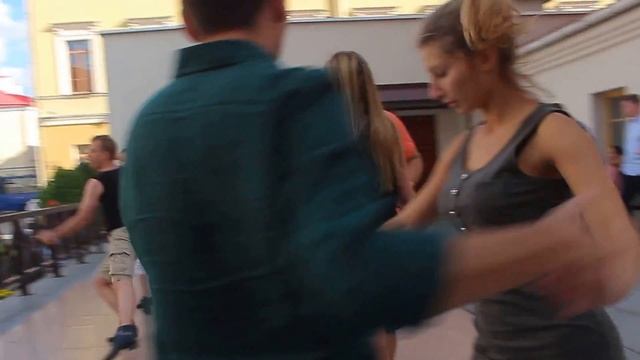 Минск. Пешеходка. 5 августа 2017г. 6ч.(50). Школа танцев "Dance Cafe". Беларусь. смотреть онлайн