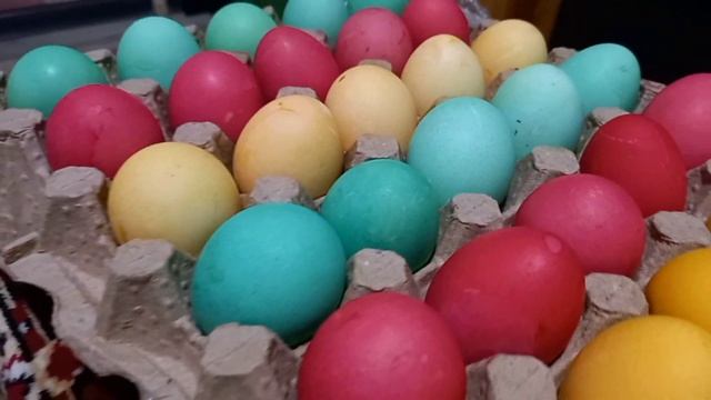 раздаём детям на праздник курбан-байрам/we Distribute Eggs To The Kids On The Holiday Of Eid Al-Adh