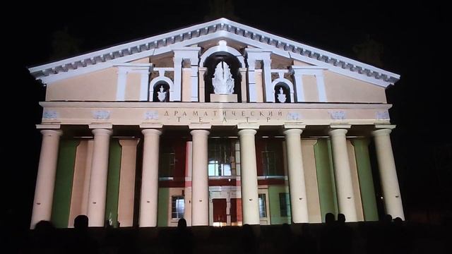 Нижнему Тагилу 301! 3D шоу на фасаде Драмтеатра смотреть онлайн