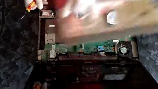 Разборка ноутбука Dell смотреть онлайн