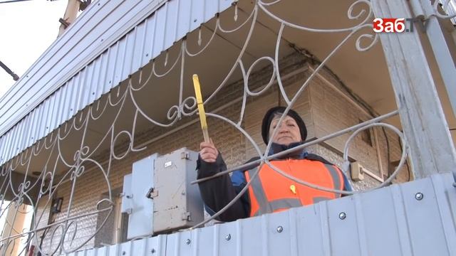 Погибшие под поездом мужчины отмечали рождение ребенка смотреть онлайн