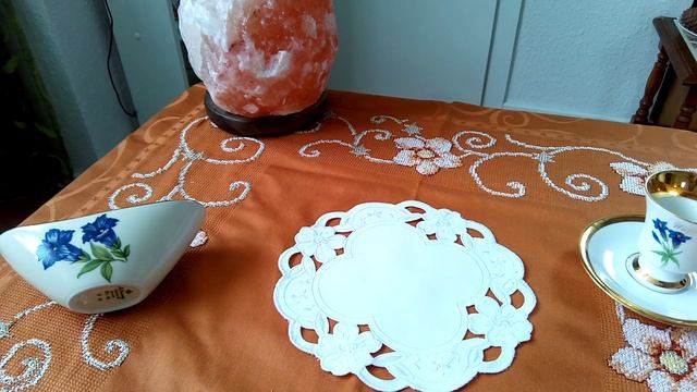 Синие колокольчики на фарфоре смотреть онлайн